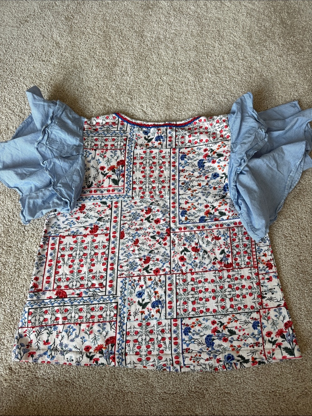 Let Me Be Anthropologie Flutter-Sleeved Floral Blue White Red Top - Picture 6 of 11